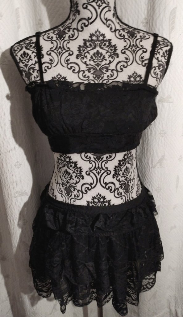 Robe gothique noire après