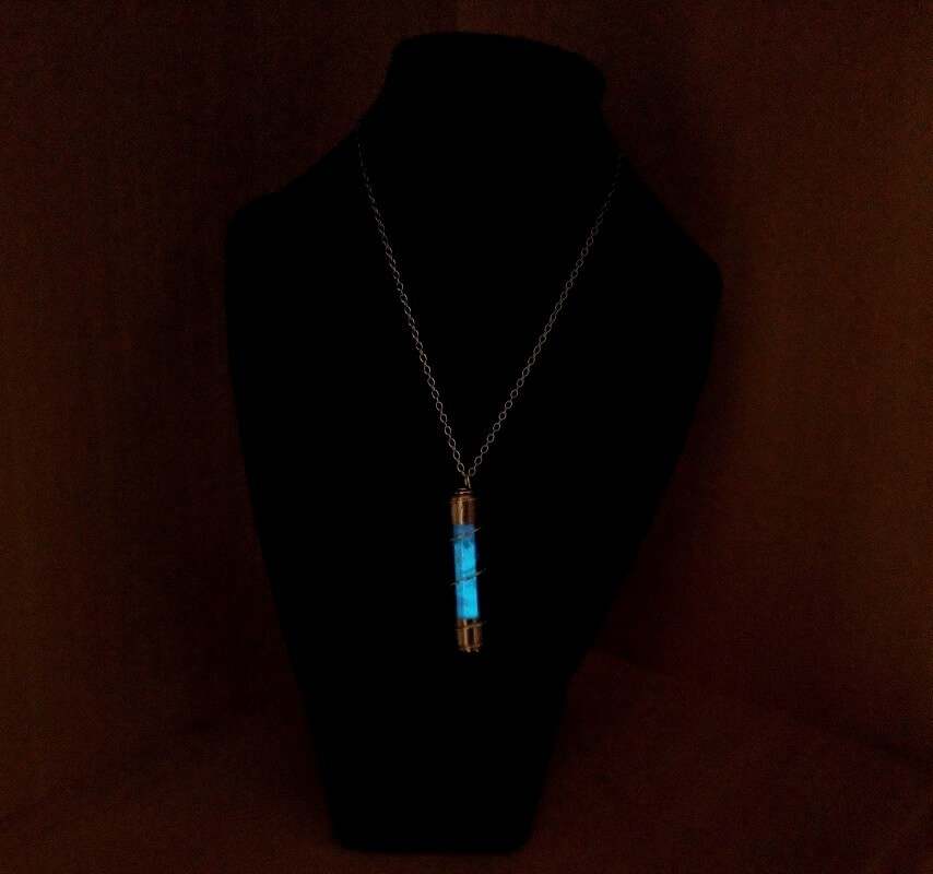 Collier fusible lumineux