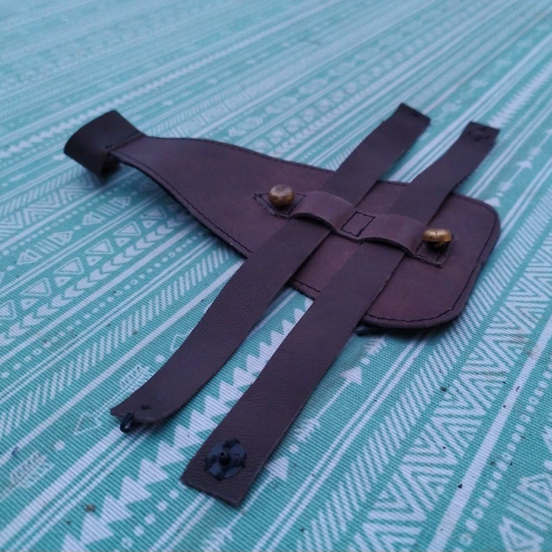 Manchette gauche baronne 